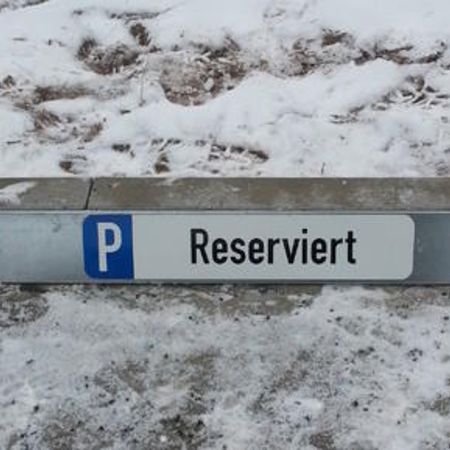 Schild Parkplatzreservierung